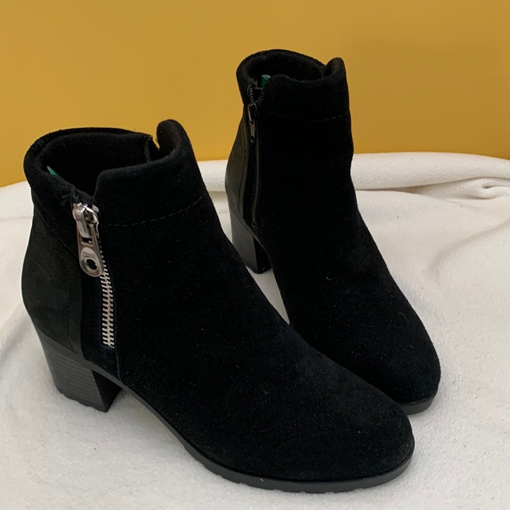 Cougar Waterproof Black ankle boots, size 7